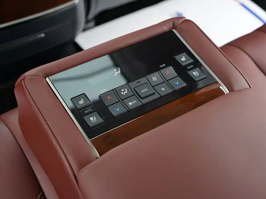 Lexus LX — миниатюра 20