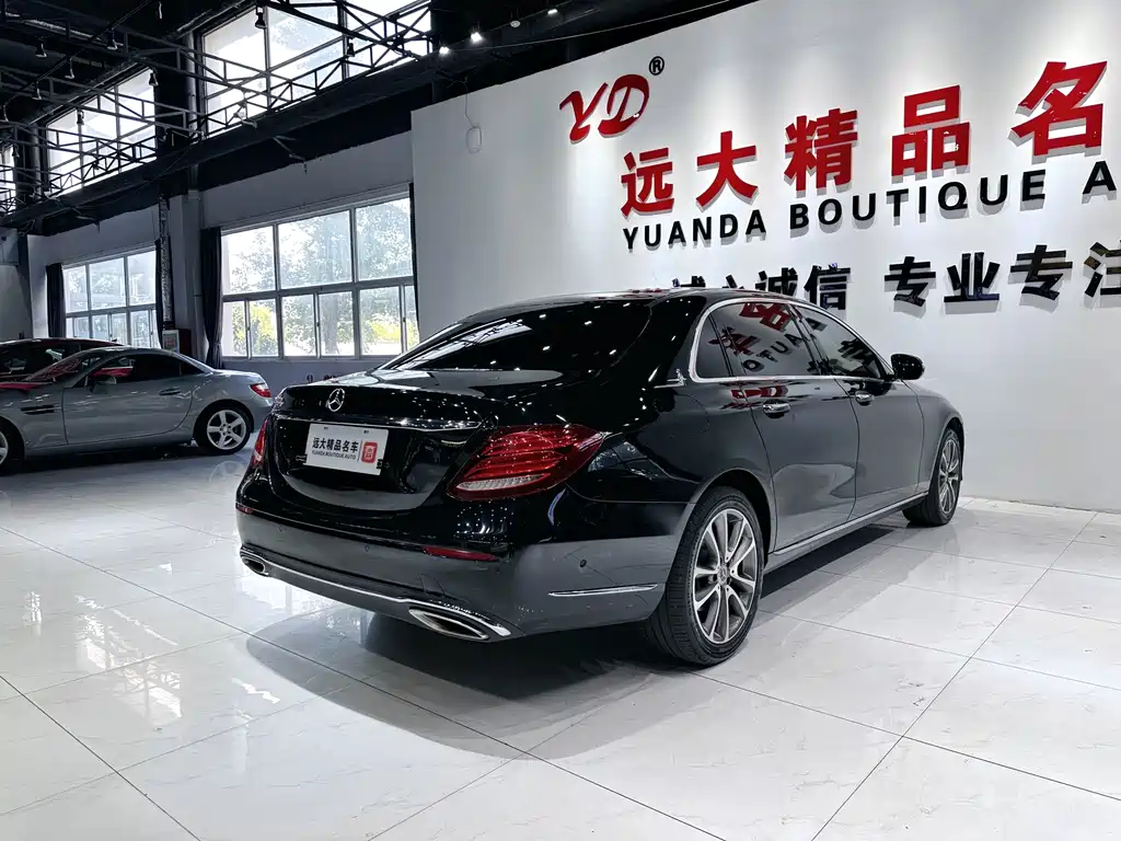 Mercedes-Benz E-Class — миниатюра 16