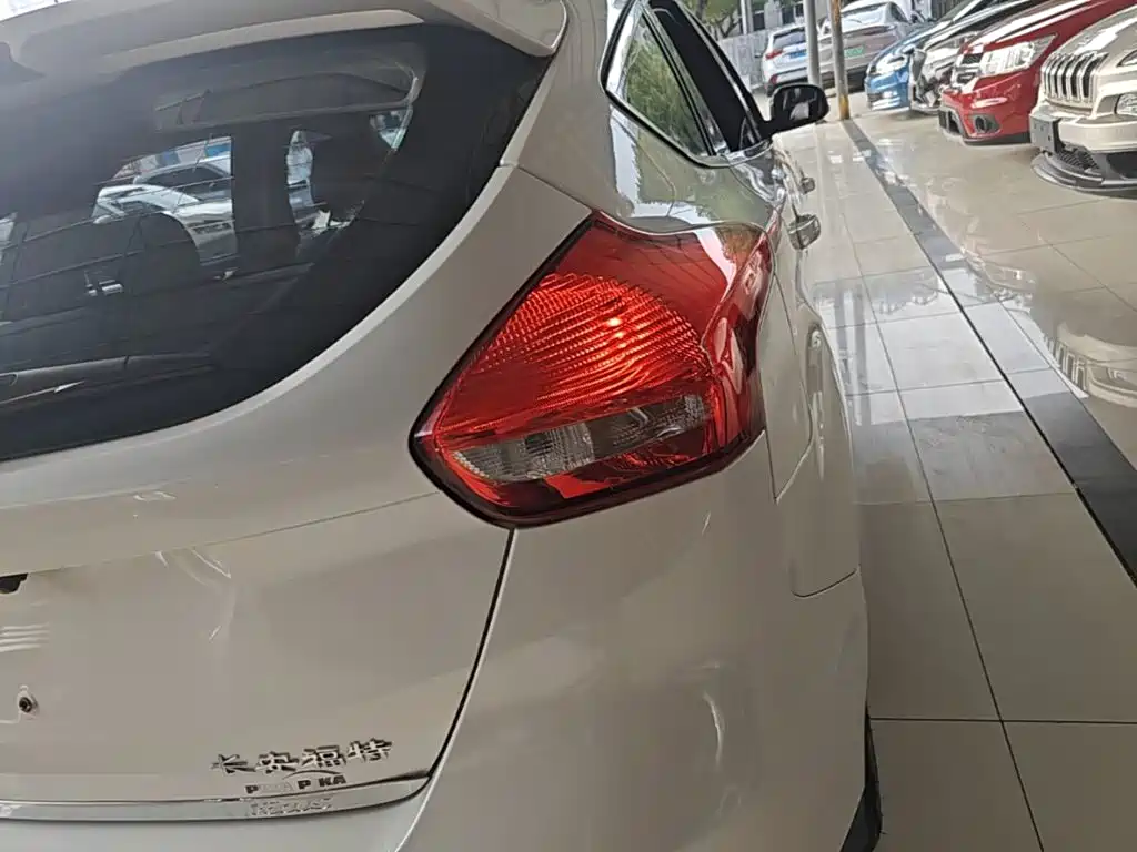 Ford Focus — миниатюра 8