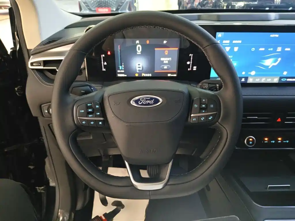 Ford Edge — миниатюра 11