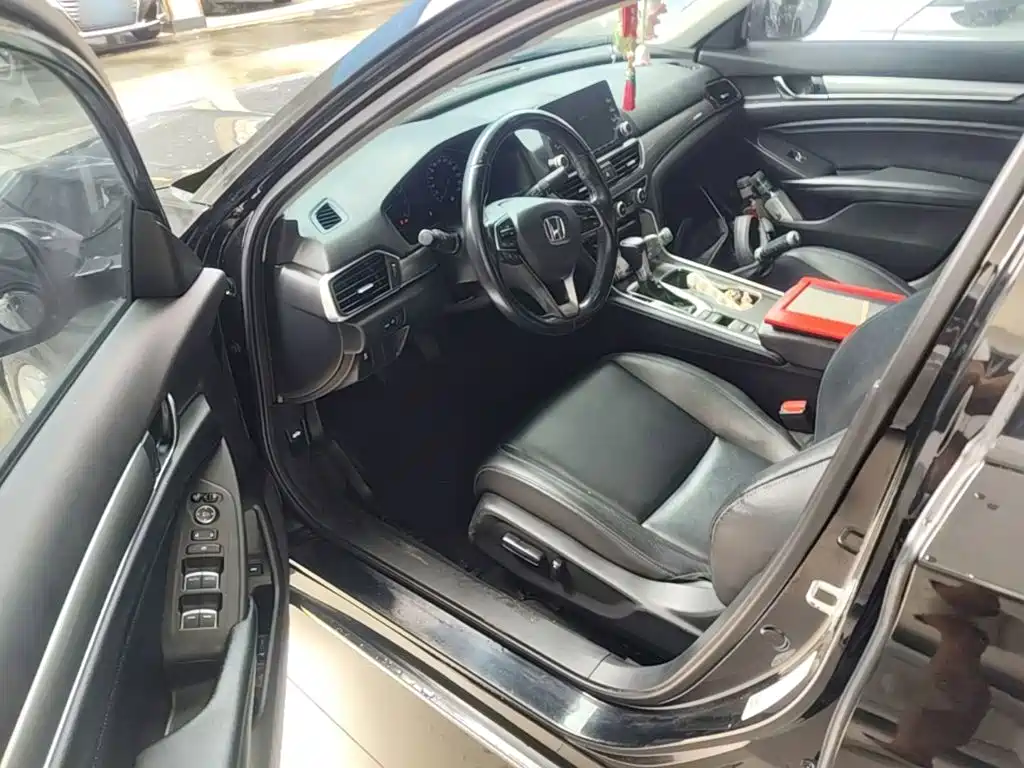 Honda Accord — миниатюра 16