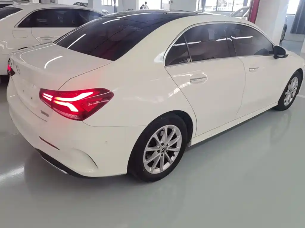 Mercedes-Benz A-Class — миниатюра 7