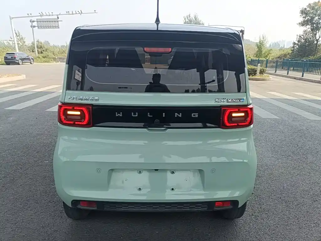 Wuling MINIEV — миниатюра 6