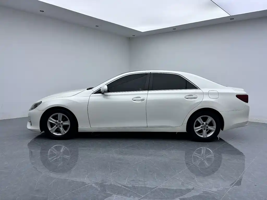 Toyota Reiz — миниатюра 13
