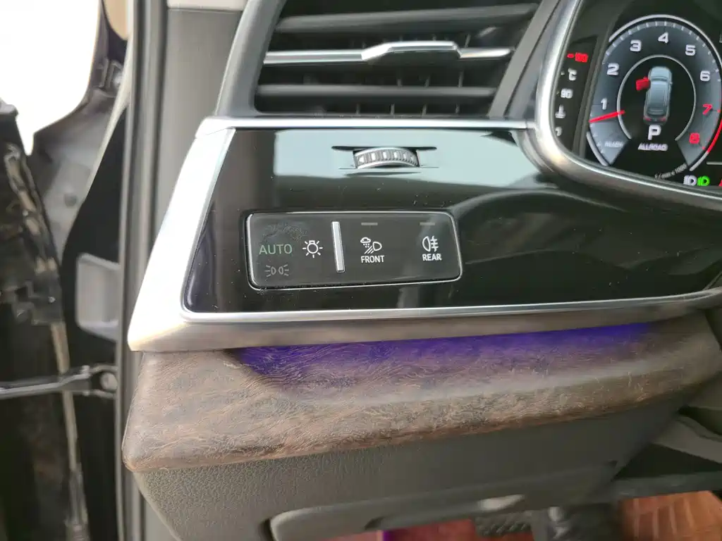 Audi Q7 — миниатюра 8