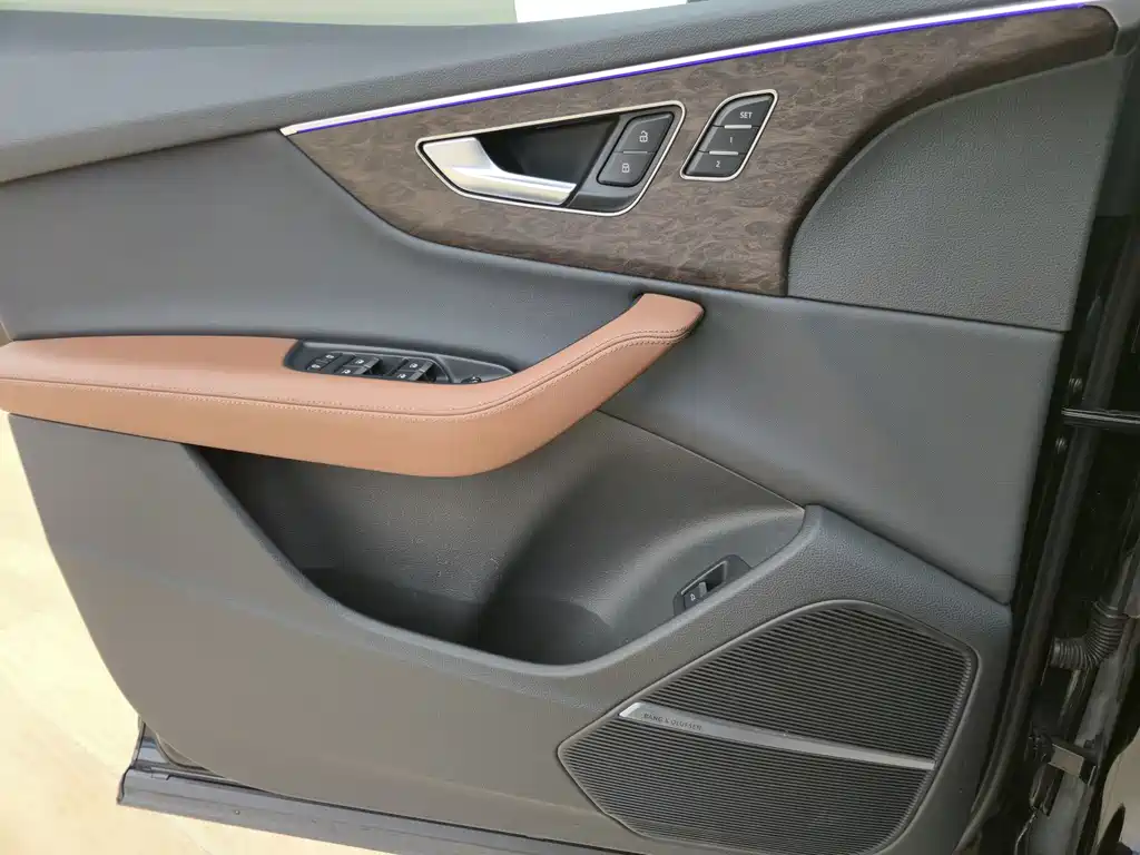 Audi Q7 — миниатюра 17