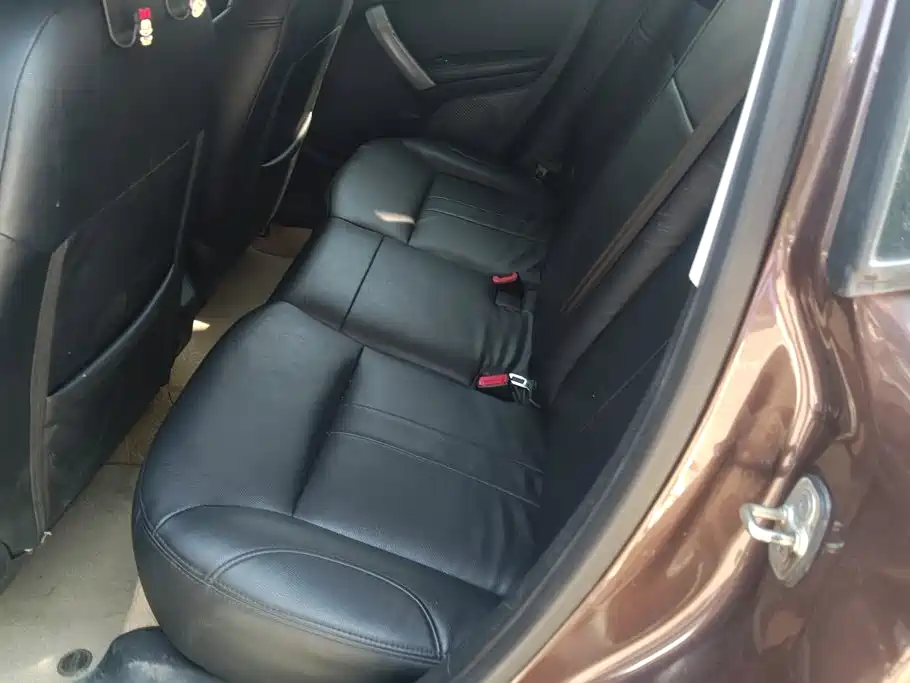 Peugeot 2008 — миниатюра 10
