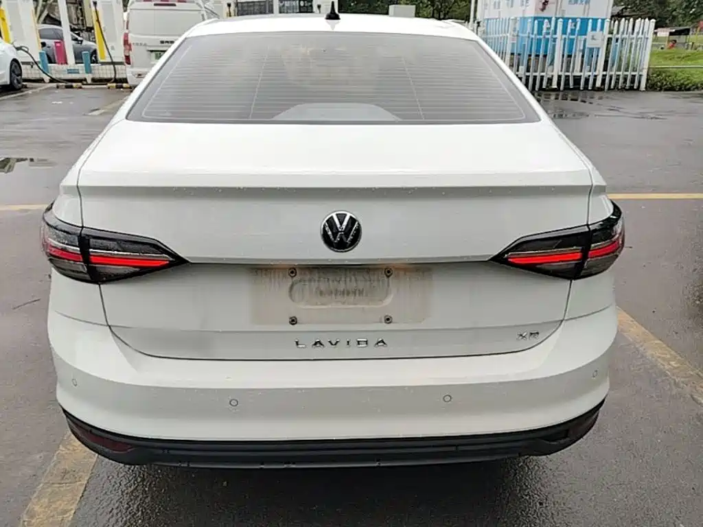 Volkswagen Lavida — миниатюра 6