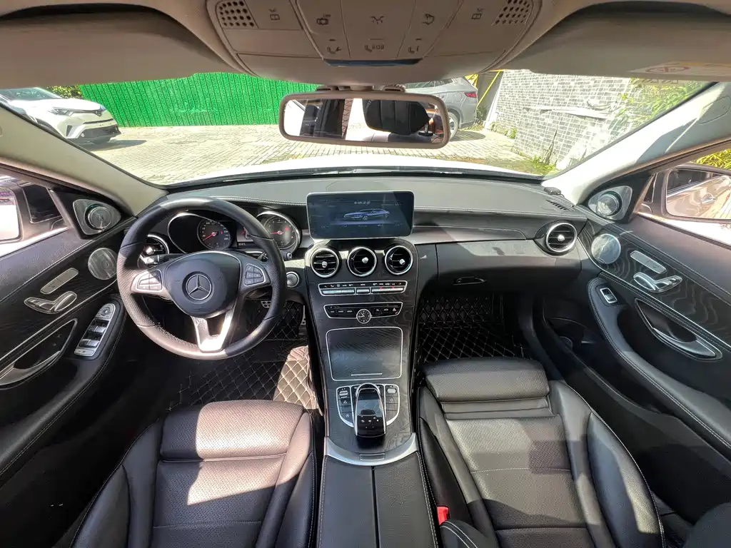 Mercedes-Benz C-Class — миниатюра 21