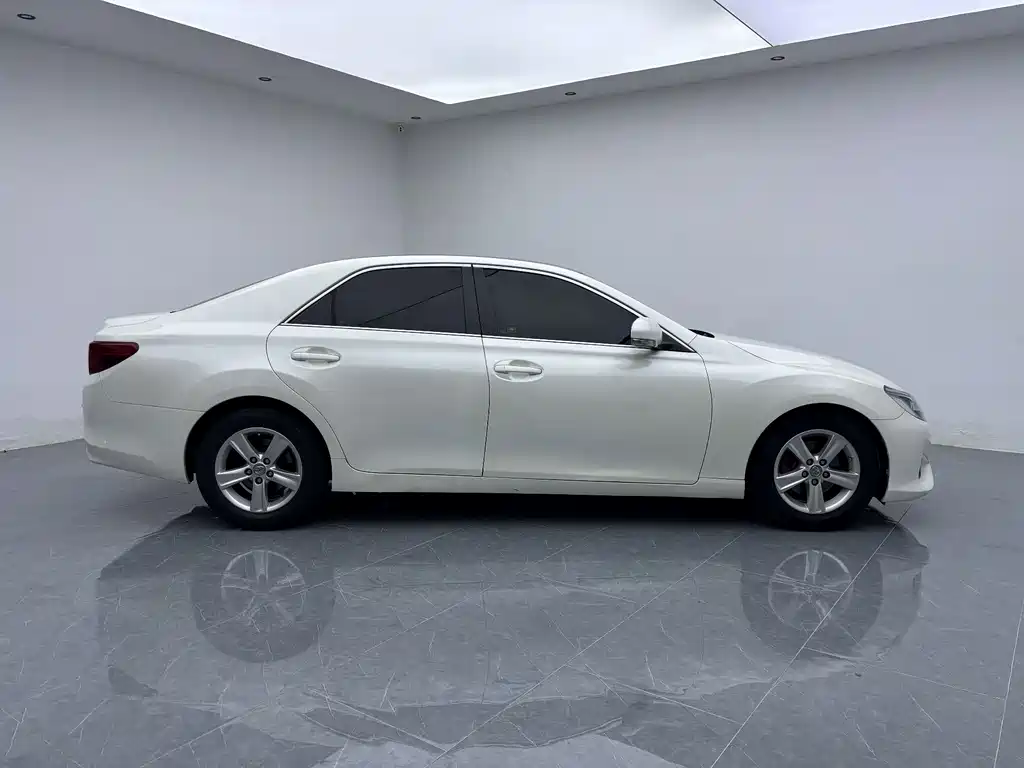 Toyota Reiz — миниатюра 9
