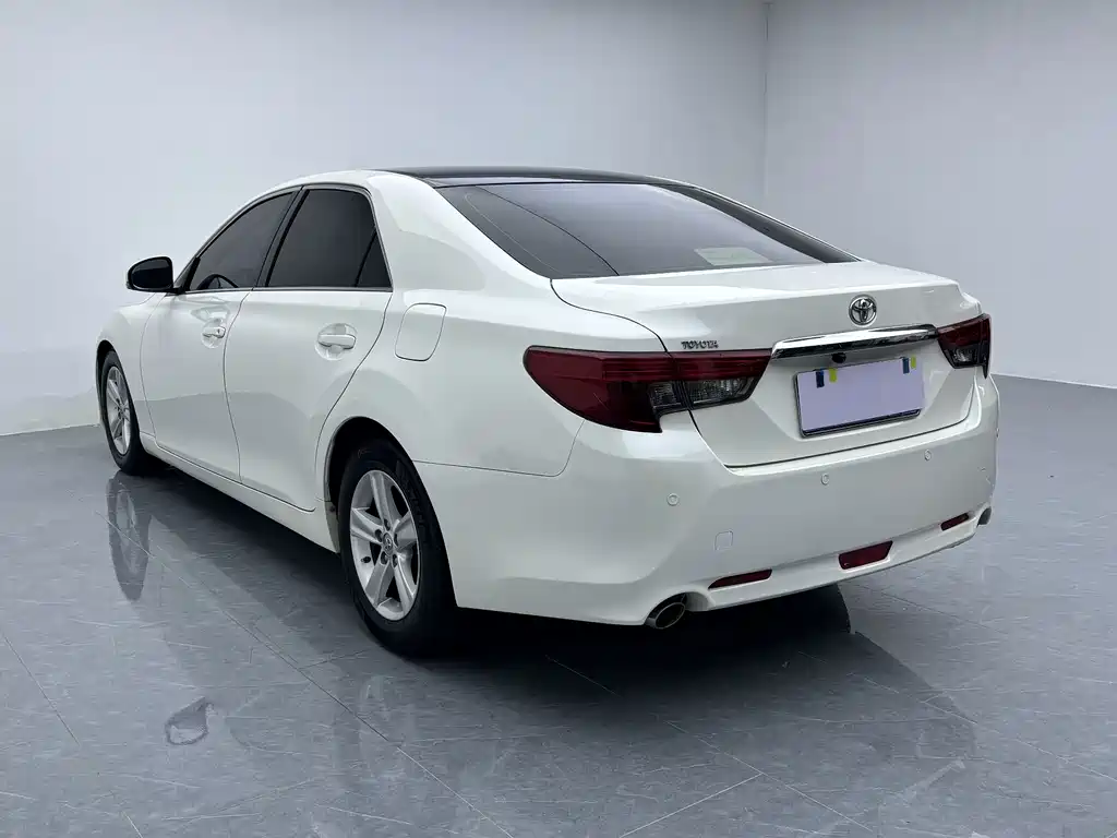 Toyota Reiz — миниатюра 18