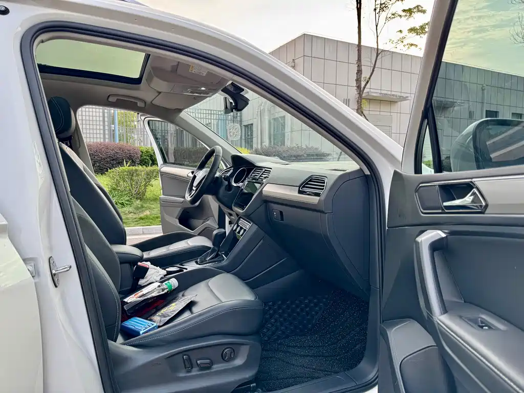Volkswagen Tiguan L — миниатюра 6