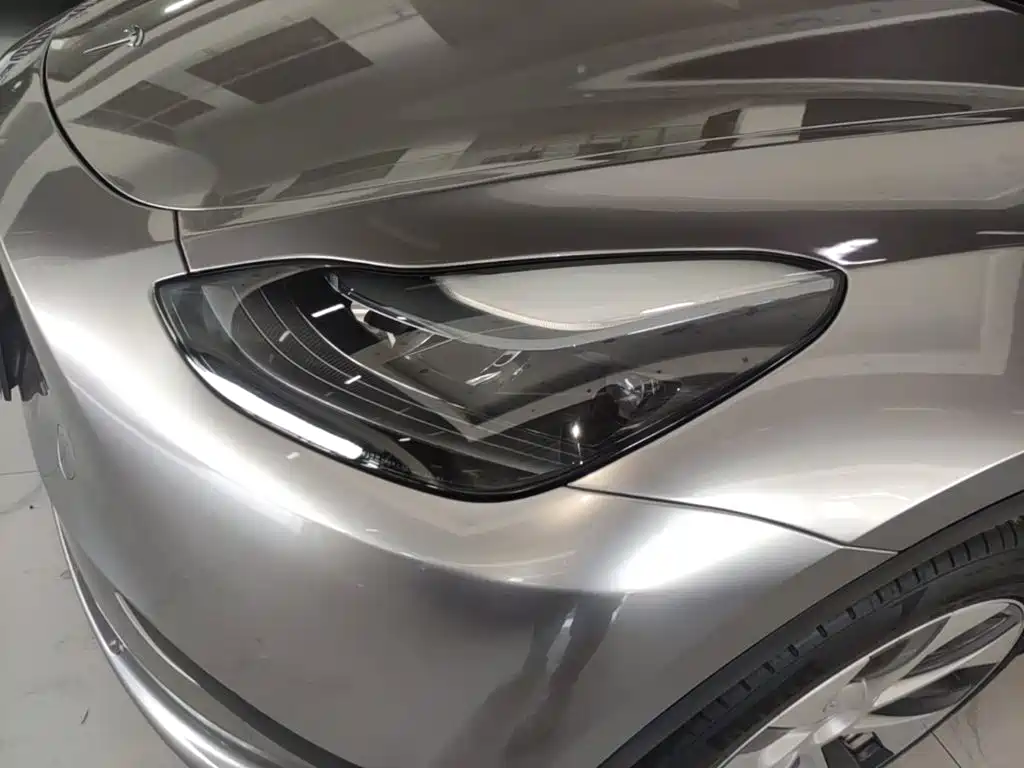 Tesla Model Y — миниатюра 24
