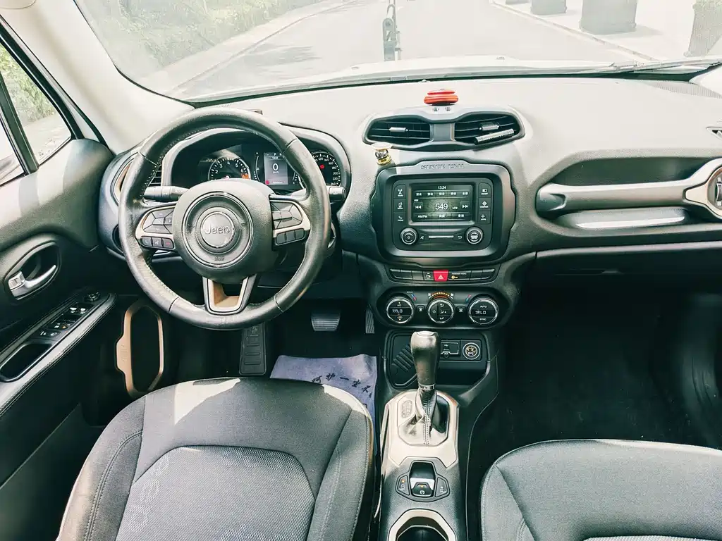 Jeep Renegade — миниатюра 13