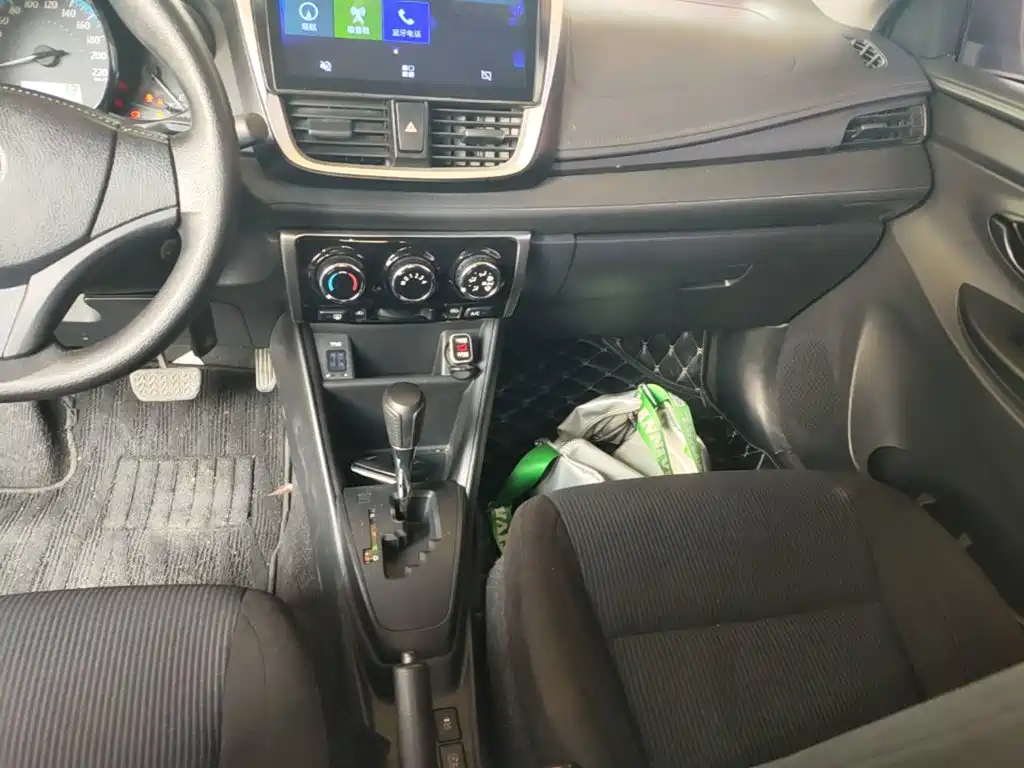 Toyota Yaris L — миниатюра 14