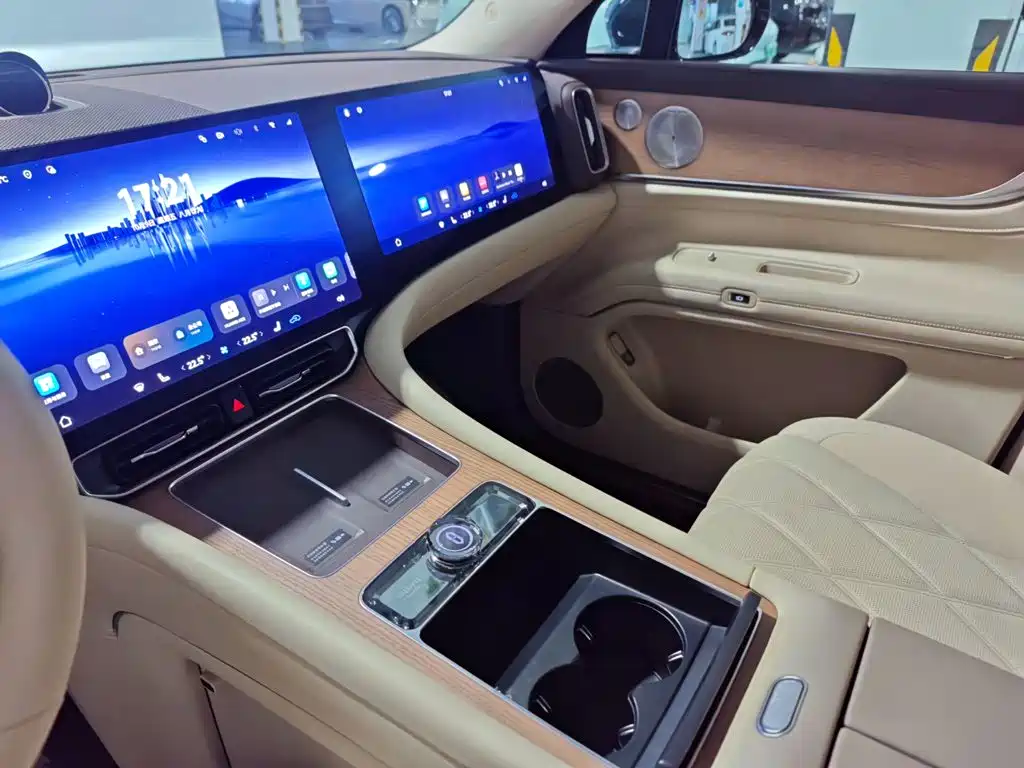 AITO AITO M9 — миниатюра 10