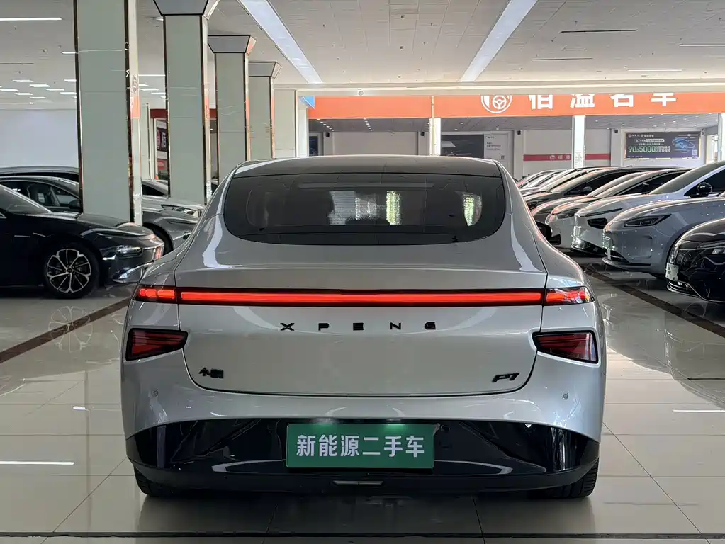 XPeng P7 — миниатюра 11
