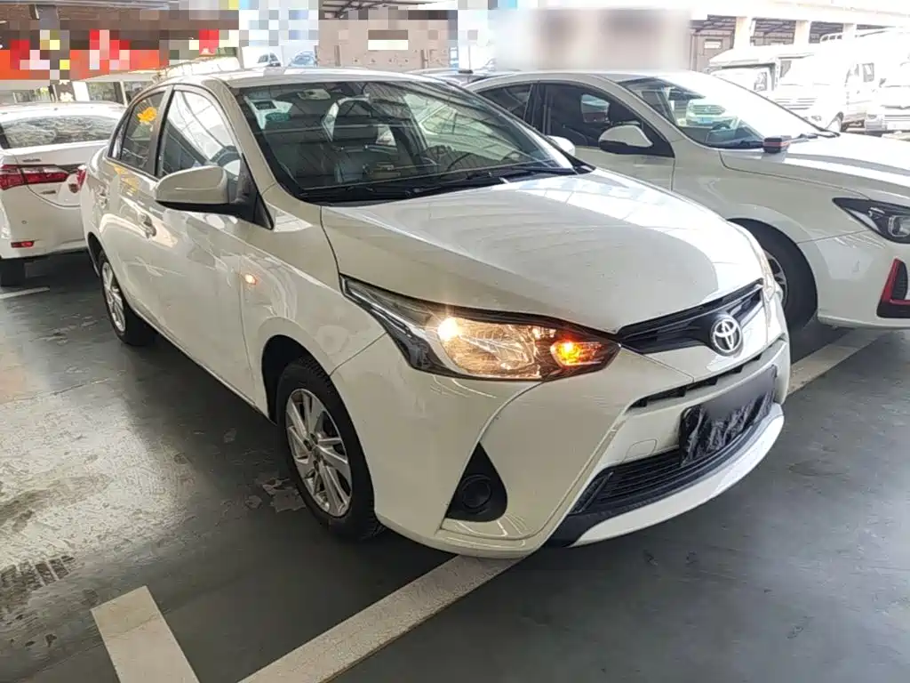 Toyota Yaris L — миниатюра 4