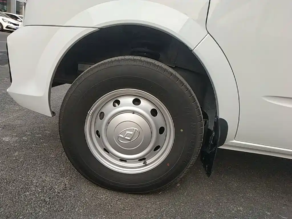 MAXUS V80 — миниатюра 23
