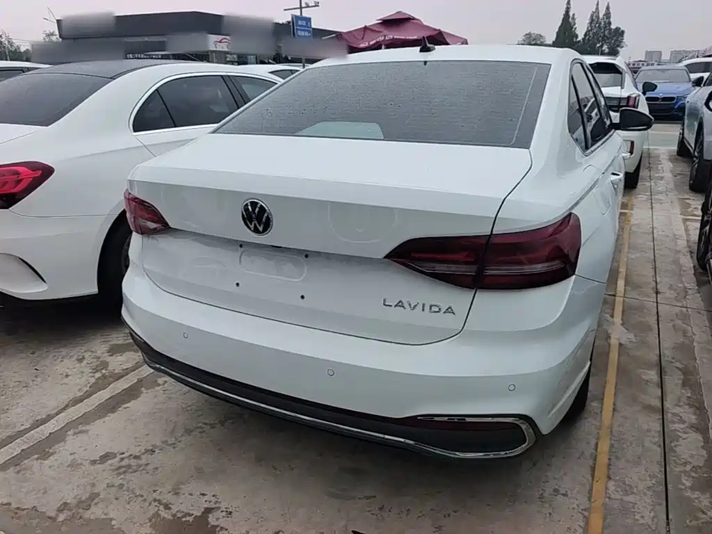 Volkswagen Lavida — миниатюра 6