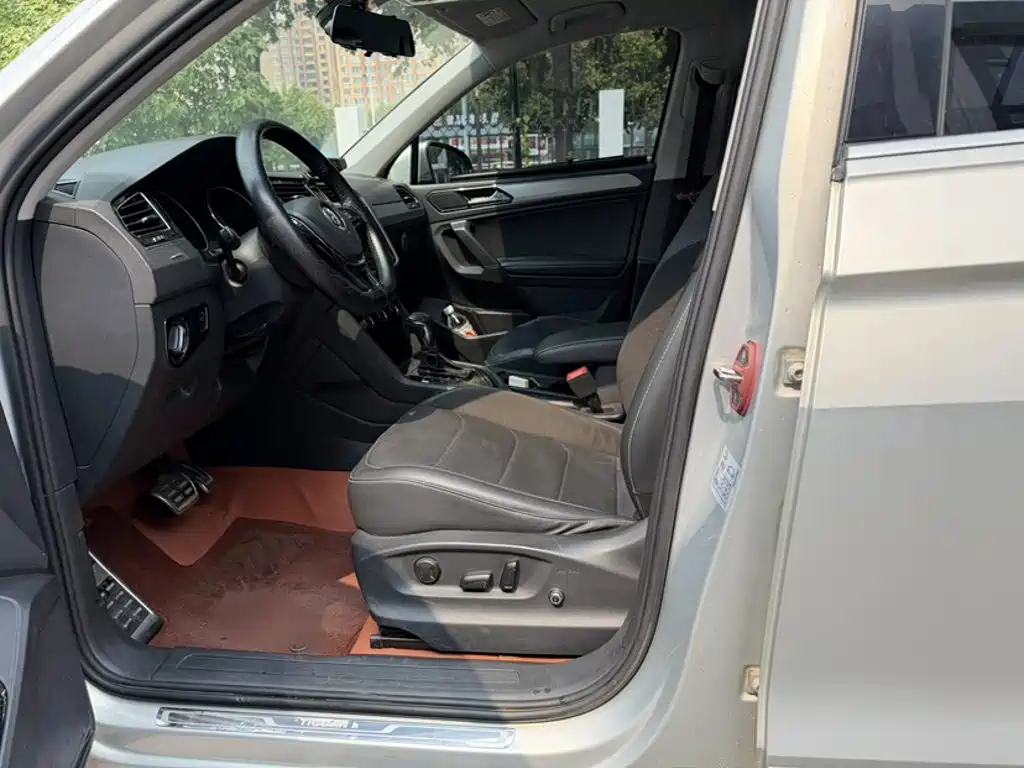 Volkswagen Tiguan L — миниатюра 9