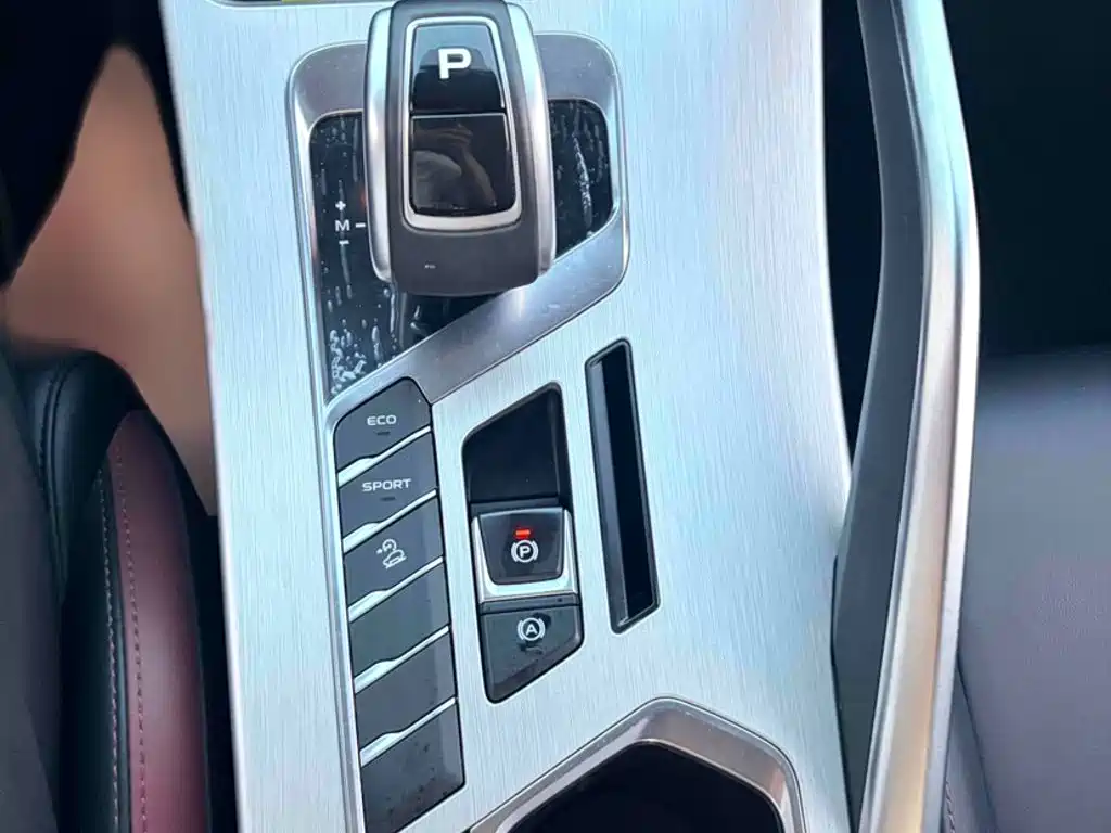 Geely Binyue — миниатюра 15