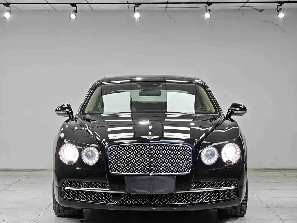 Bentley Flying Spur — миниатюра 2