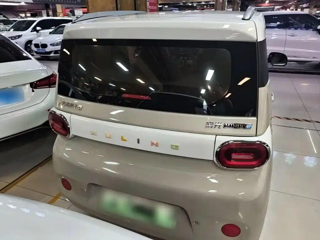 Wuling MINIEV — миниатюра 6