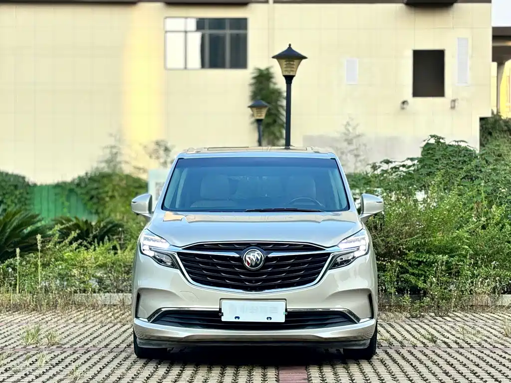 Buick GL8 — миниатюра 2