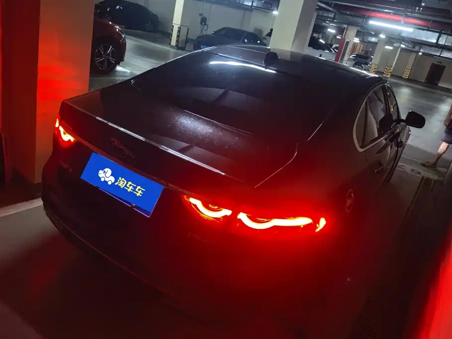 Jaguar XFL — миниатюра 3