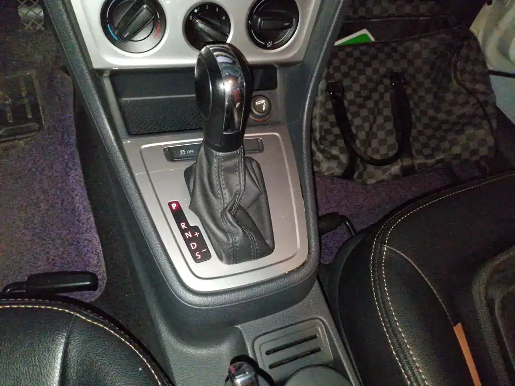 Volkswagen Lavida — миниатюра 10