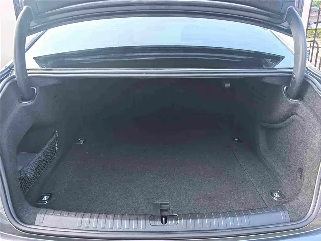 Audi A6L — миниатюра 9