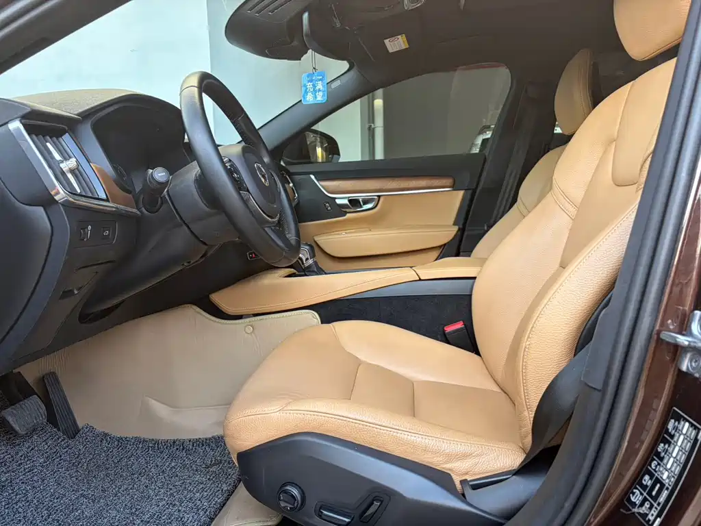 Volvo S90 — миниатюра 7