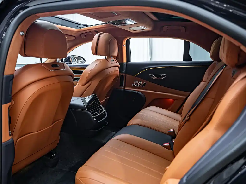 Bentley Flying Spur — миниатюра 15