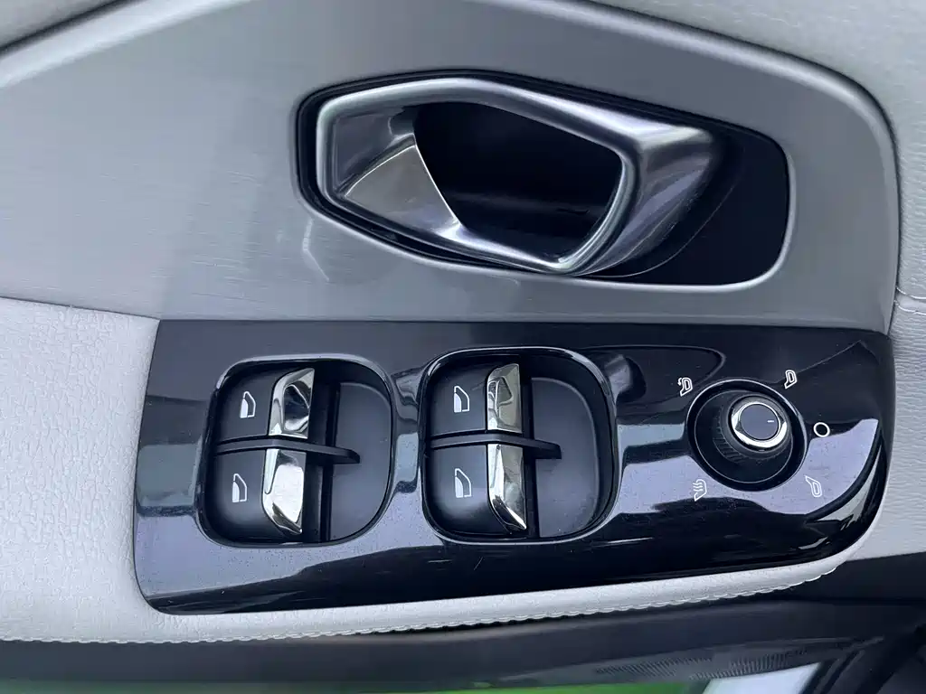 NIO ES8 — миниатюра 17
