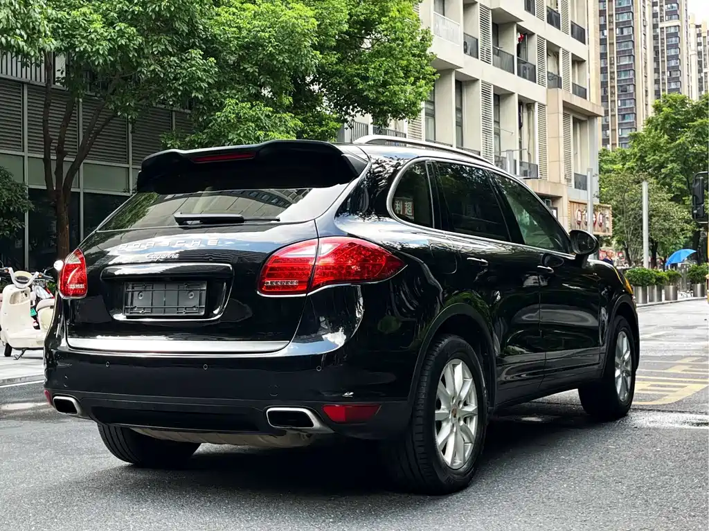 Porsche Cayenne — миниатюра 6