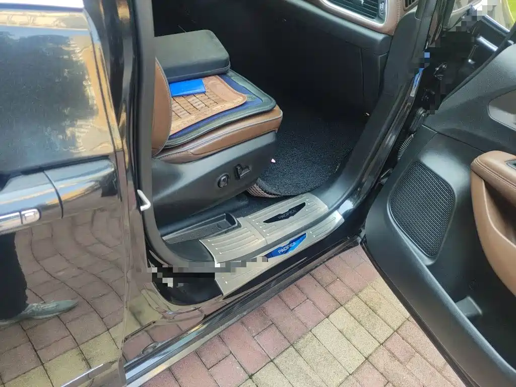 Chrysler Grand Voyager (Import) — миниатюра 19