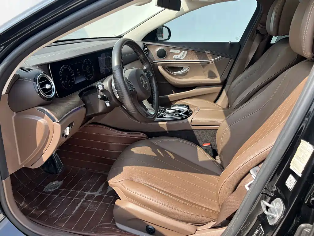 Mercedes-Benz E-Class — миниатюра 5