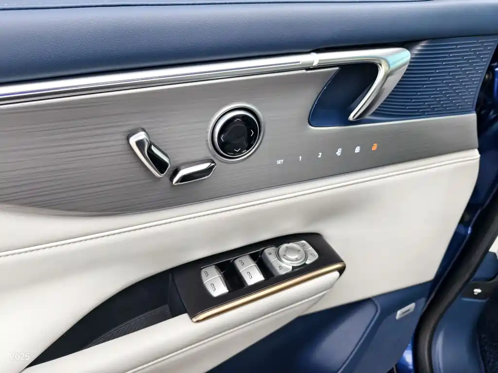 BUICK GL8 NEW ENERGY