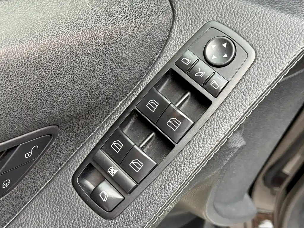 Mercedes-Benz R-Class — миниатюра 15
