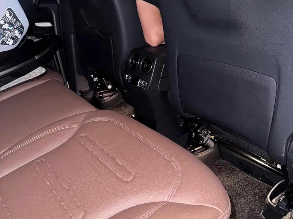 Mercedes-Benz G-Class — миниатюра 6