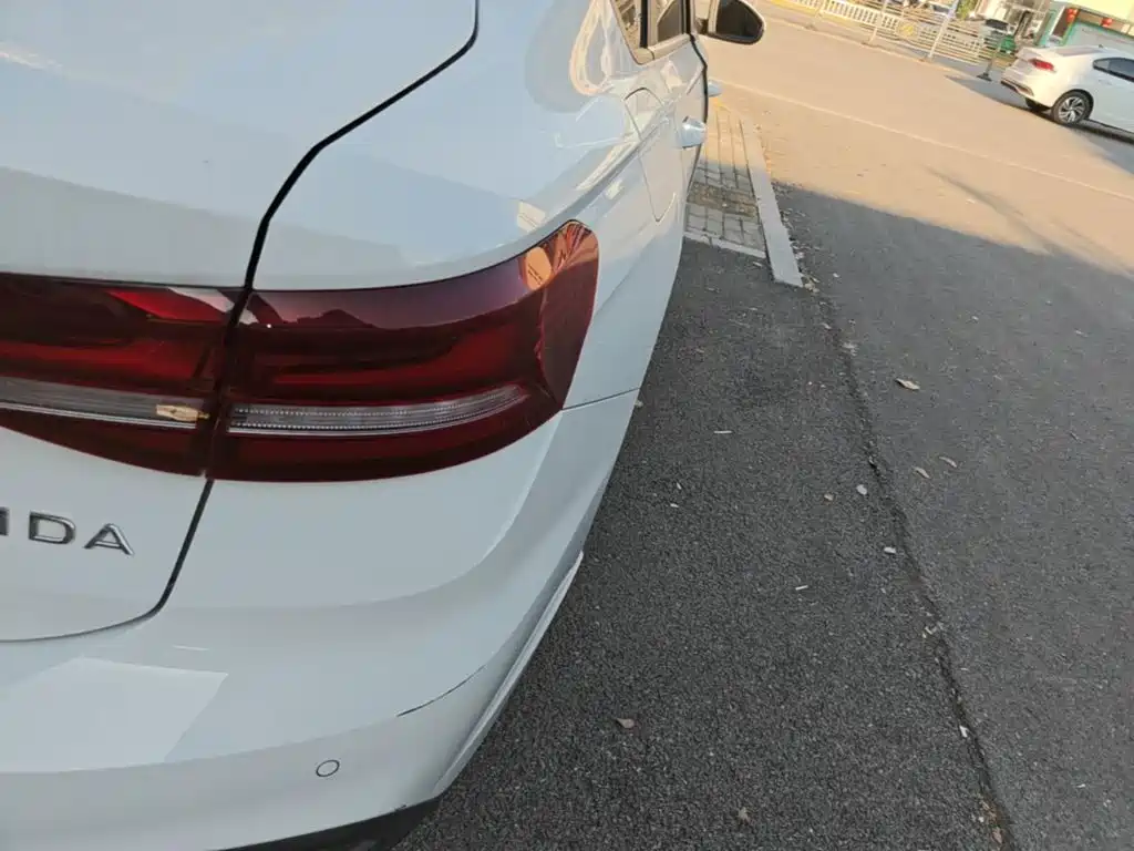 Volkswagen Lavida — миниатюра 8