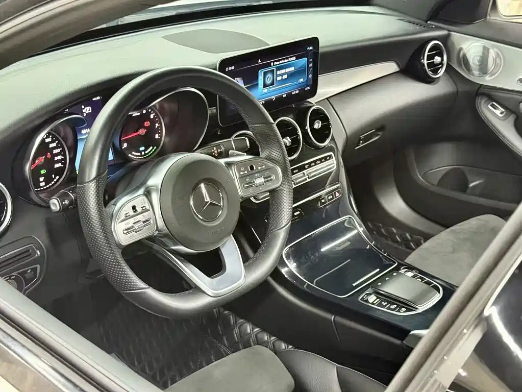 Mercedes-Benz C-Class — миниатюра 15