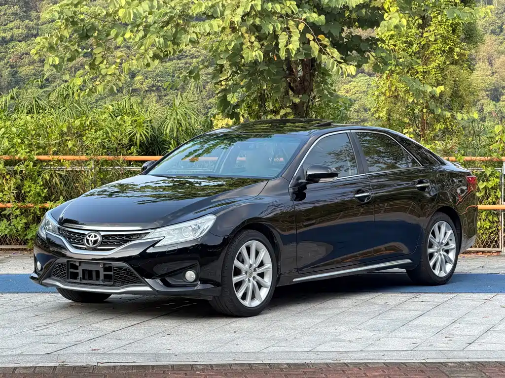 Toyota Reiz