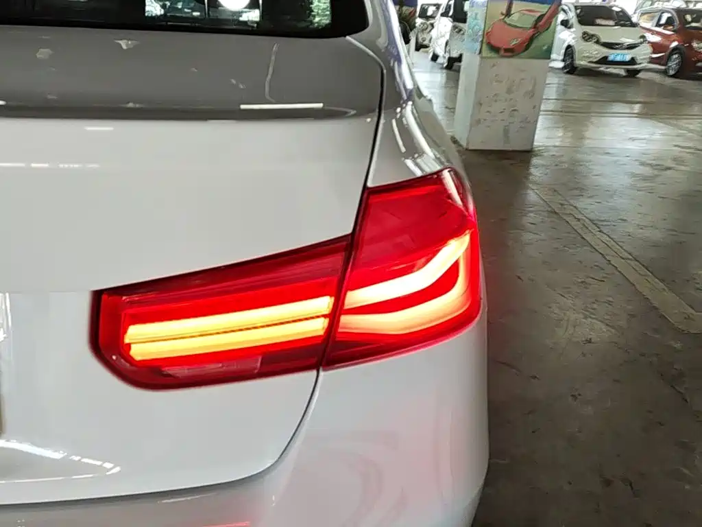 BMW 3 Series — миниатюра 8