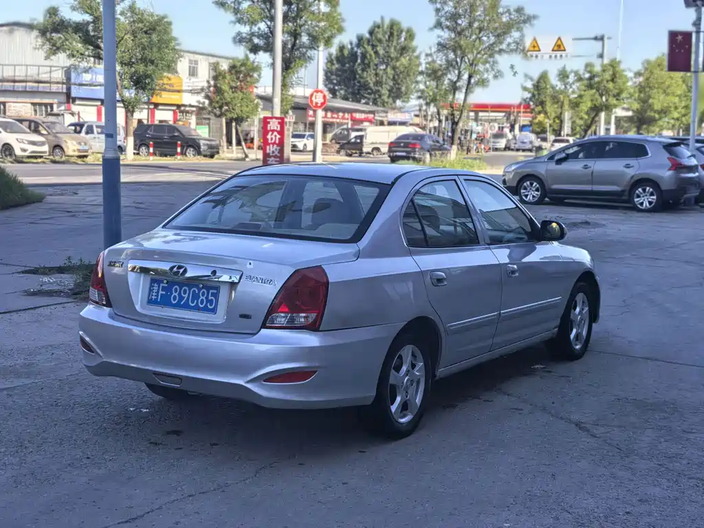 Hyundai Elantra — миниатюра 6