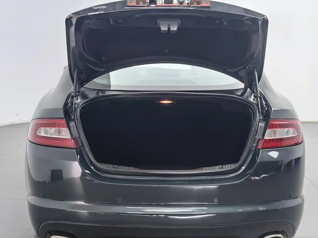 Jaguar XF — миниатюра 16