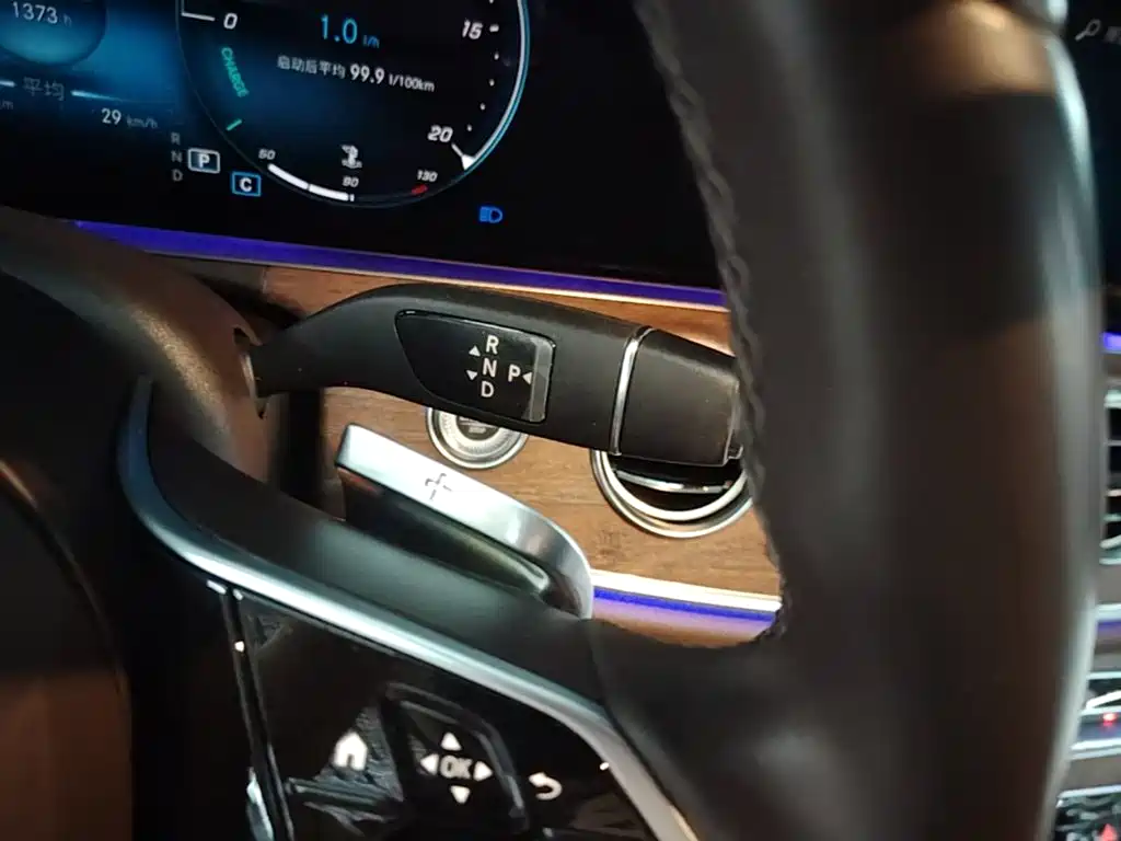 Mercedes-Benz E-Class — миниатюра 14