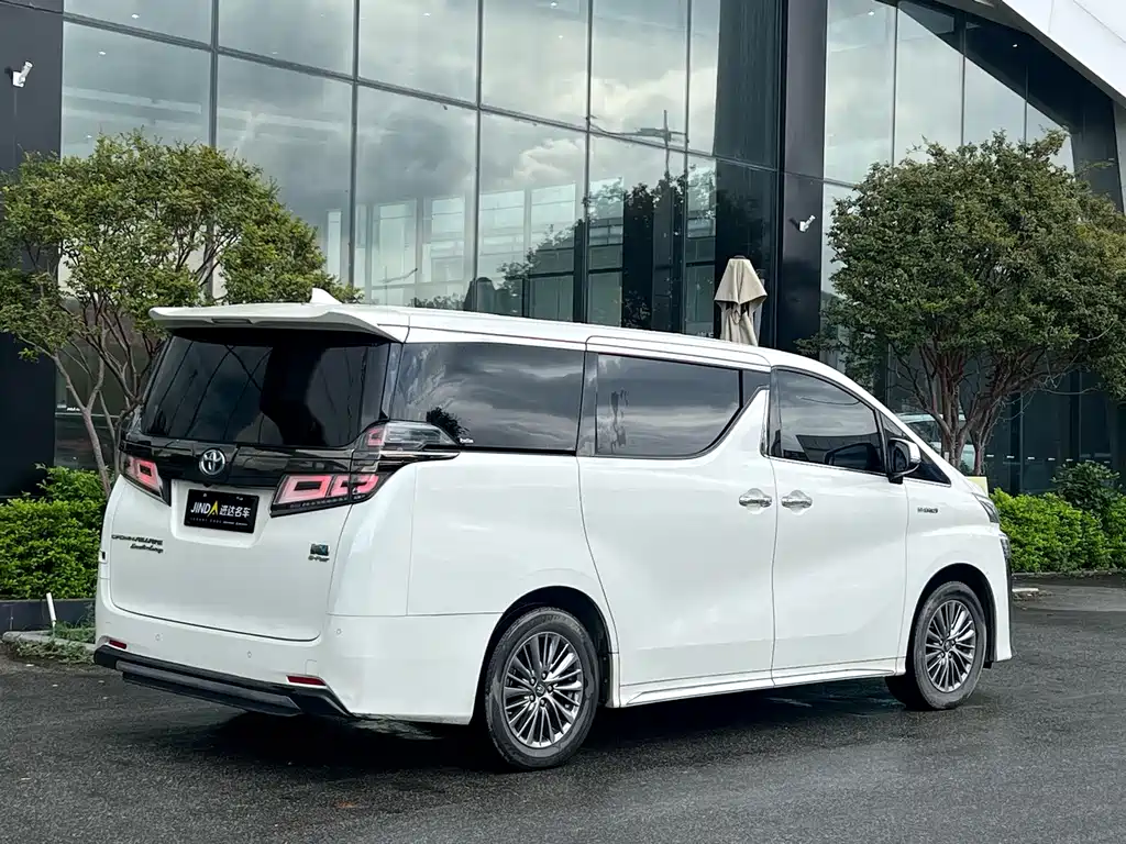 Toyota Vellfire — миниатюра 10