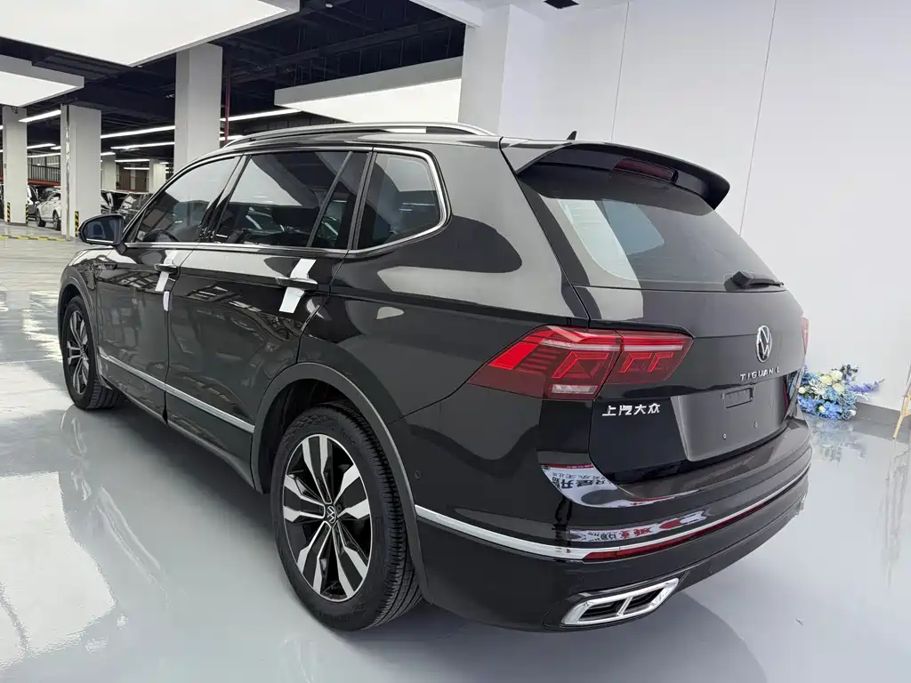 Volkswagen Tiguan L — миниатюра 15